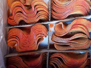 Сухарики с малосольным огурчиком: Ресторанные гренки с паприкой