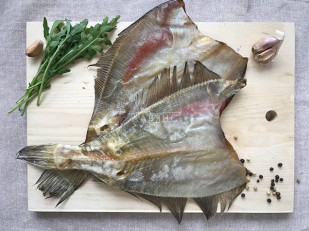 Корюшка вяленая с икрой: Камбала ёрш (Мурманская) вяленая