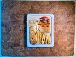 Продукт сырный ПАУТИНКА Oktobersnack ТАЙСКИЙ ПЕРЕЦ (1 кг): Сыр Чечил АССОРТИ 150гр